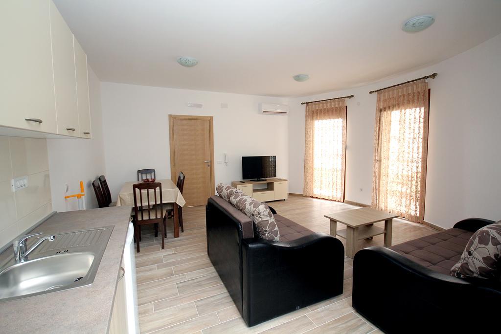 Apartments Md Lux Sutomore Habitación foto